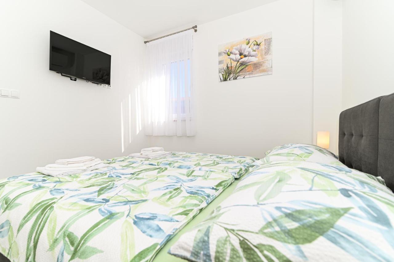 Luxury Apartment With Swimming Pool Ana Trogir Exterior foto