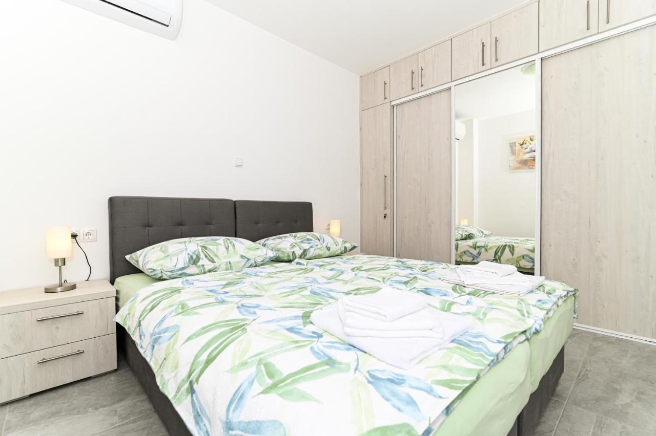 Luxury Apartment With Swimming Pool Ana Trogir Exterior foto
